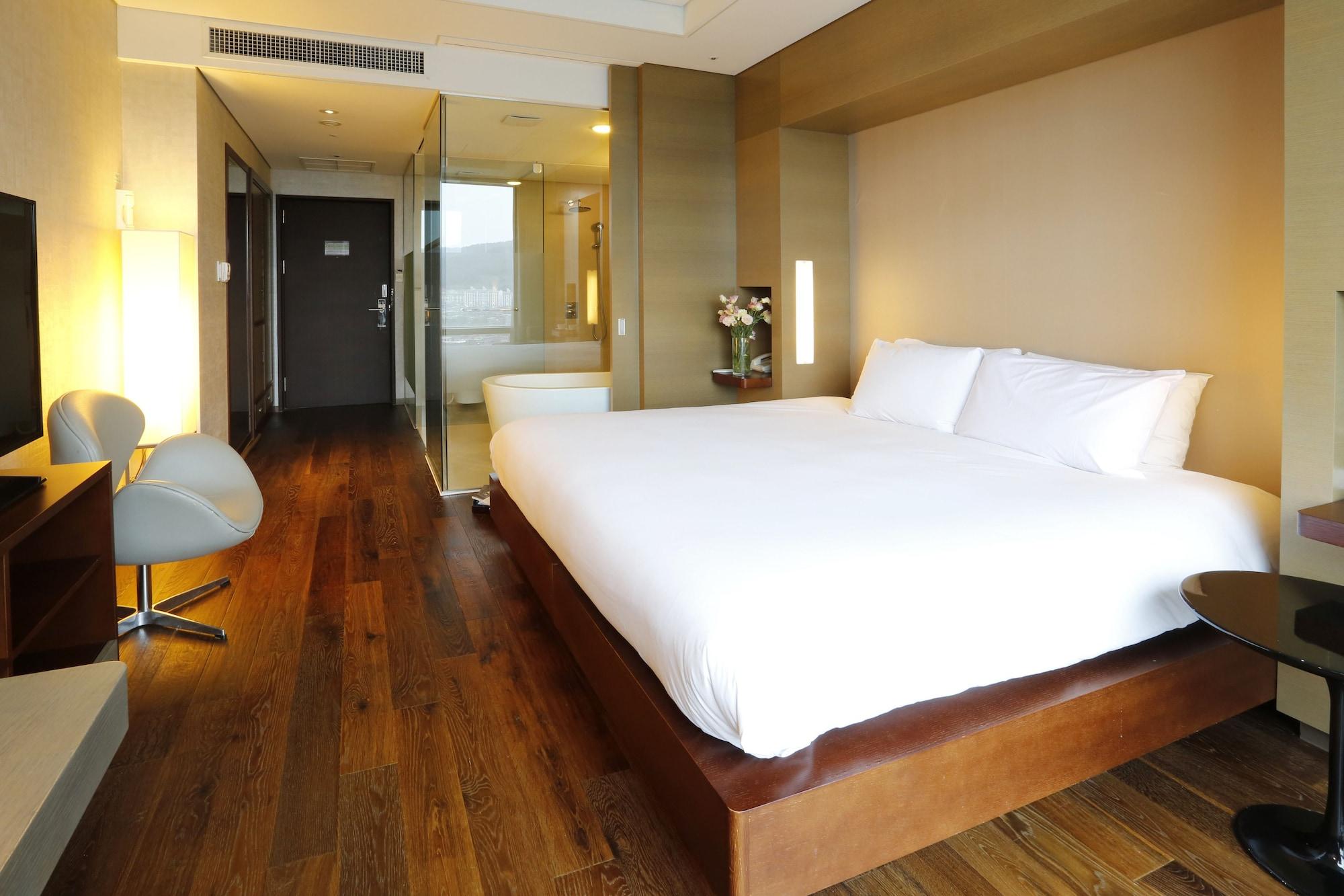 Grand Mercure Ambassador Changwon Dış mekan fotoğraf