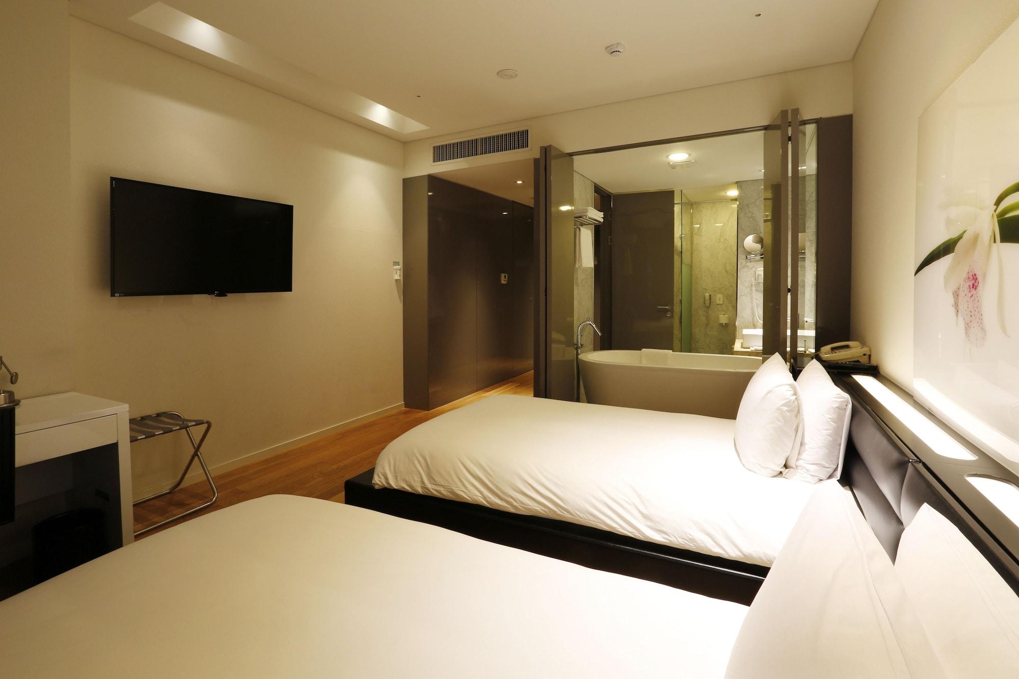 Grand Mercure Ambassador Changwon Dış mekan fotoğraf