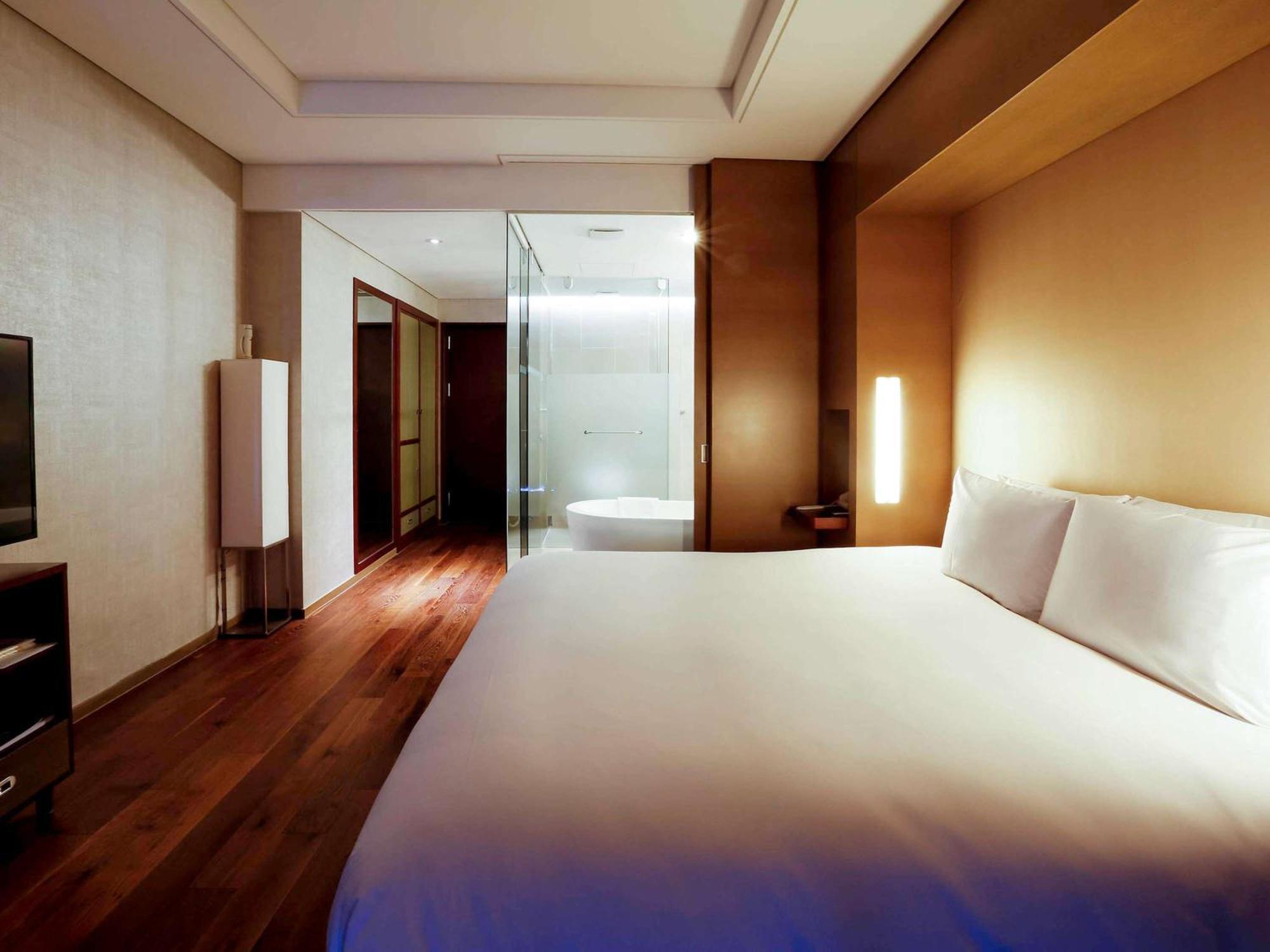 Grand Mercure Ambassador Changwon Dış mekan fotoğraf